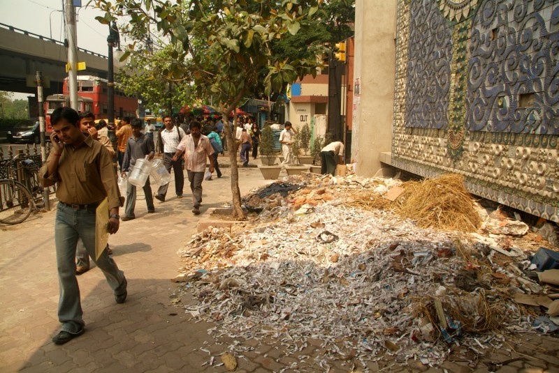 	Indien: In Kalkutta liegt überall Müll herum	