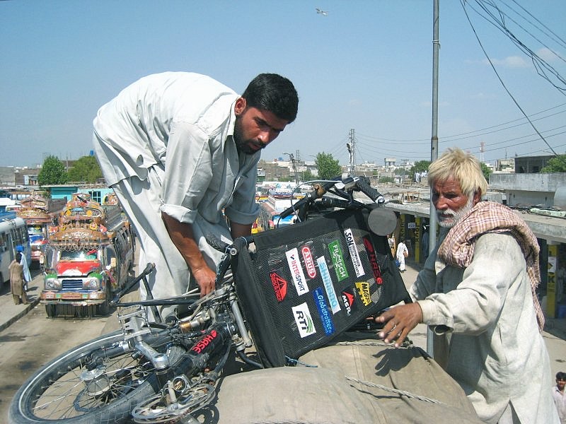 pakistan-fahrrad-tandem-pino-einmal-bus-und-zurueck