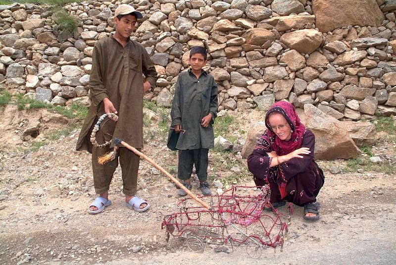 pakistan-karakorum-highway-selbstgebautes-kreatives-kinder-spielzeug