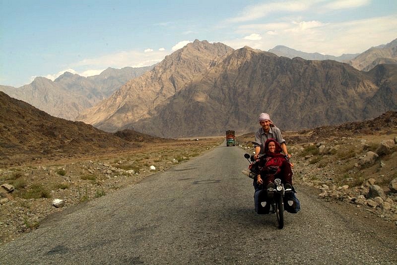 pakistan-karakorum-highway-in-richtung-norden