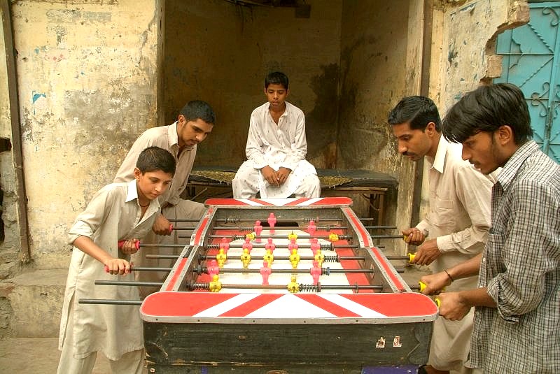 pakistan-lahore-tischfussball-in-der-altstadt