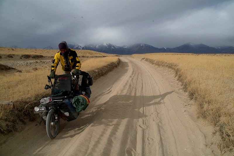 tibet5 003-sandpiste-noerdlich-vom-shishapangma-8027m