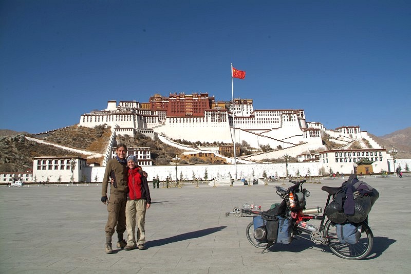 tibet5 004-nach-drei-monaten-durch-die-eiskaelte-ankunft-in-lhasa