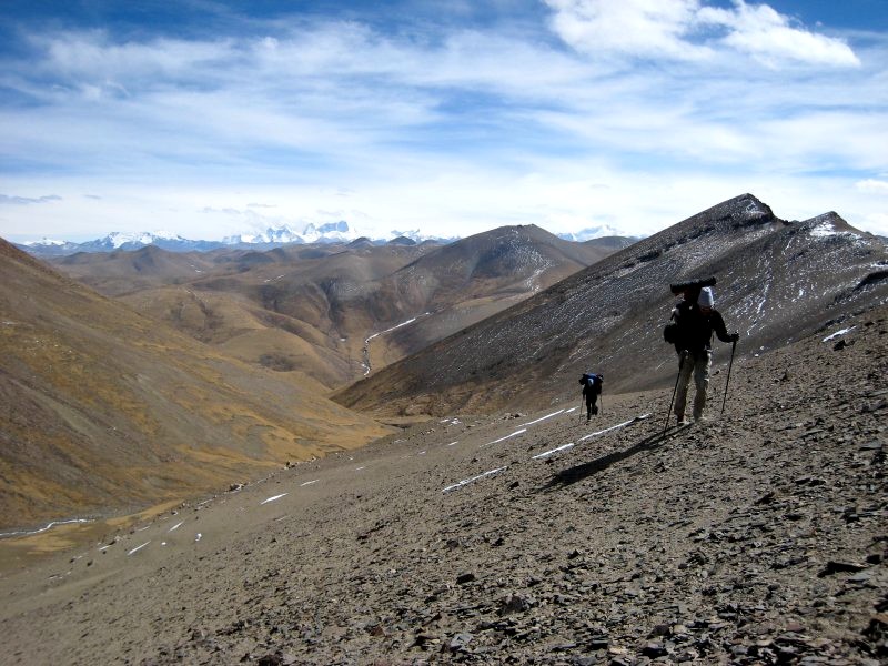 wandern in tibet 008 es geht den steilen hang hinauf.jpg	