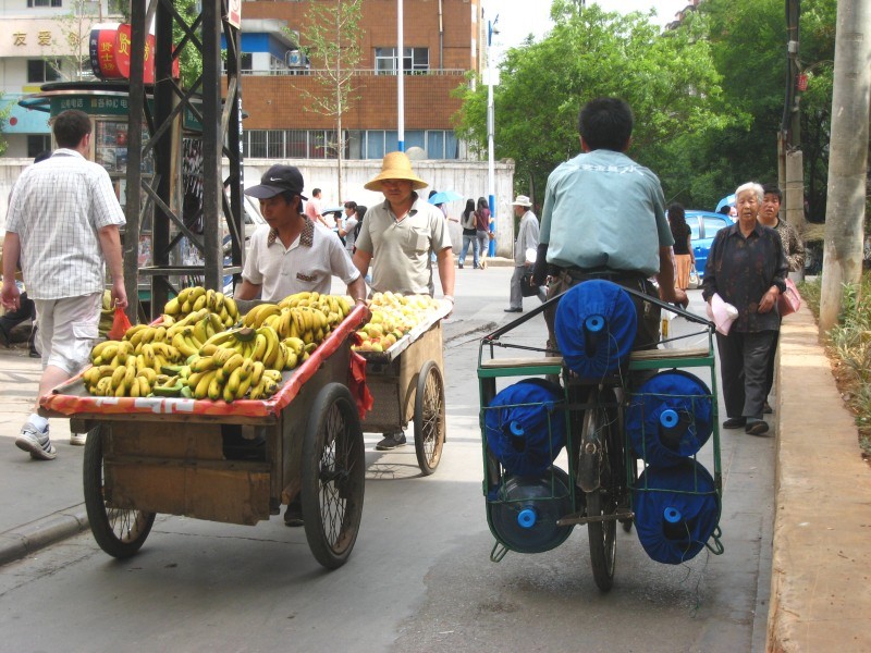 china4_010-buntes-treiben-am-markt.jpg