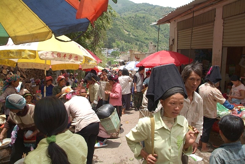 	Yunnan, China: Markt hier leben viele ethnische Minderheiten	