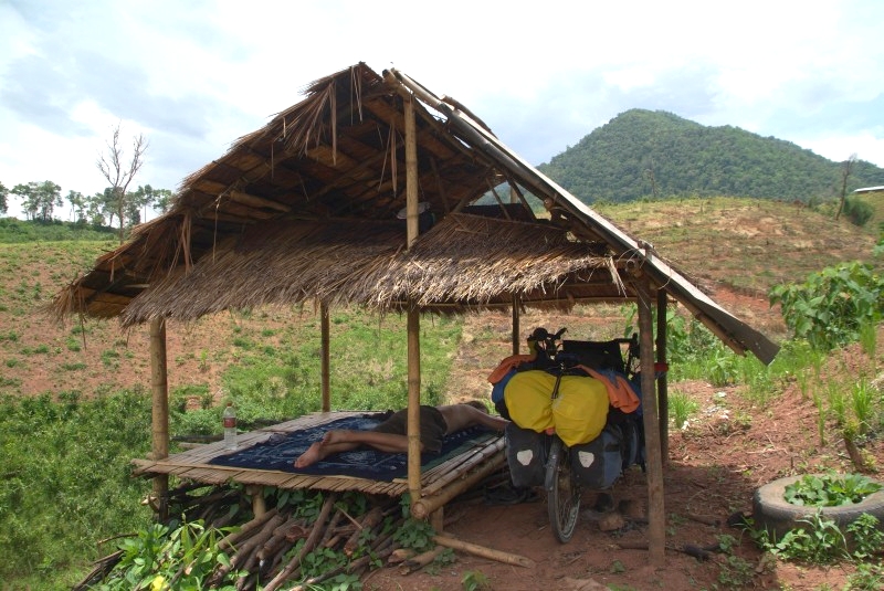 	Laos: Pause an einer der tollen Landarbeiterhütten	