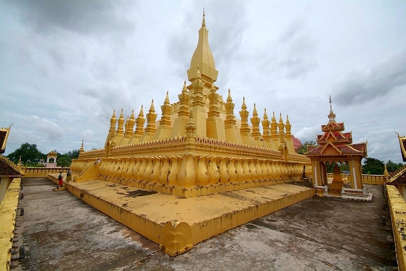 	Laos: Phat Tat Luang in Vientiane	