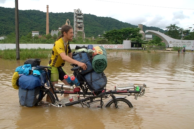 	Laos: Überschwemmung Noch höher sollte das Wasser nicht steigen	