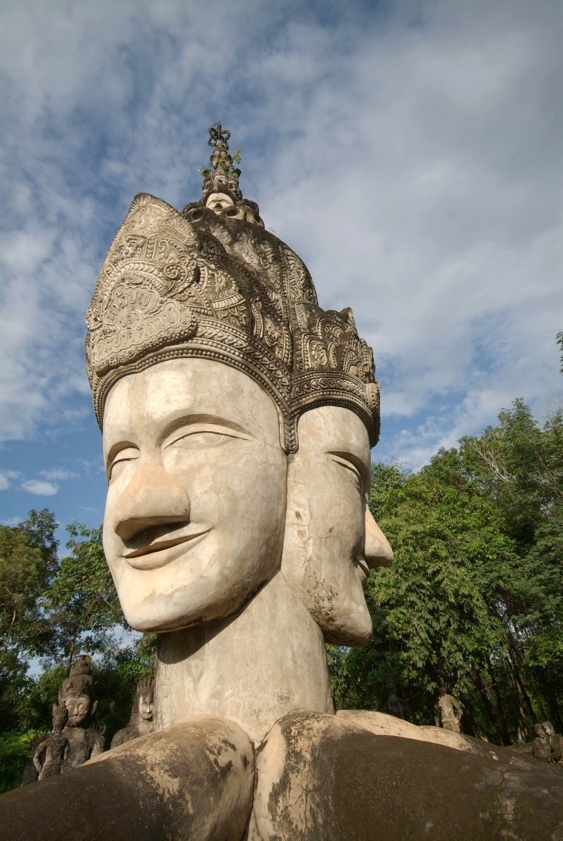 Isan, Thailand: Buddhastatuen bei Nong Kai