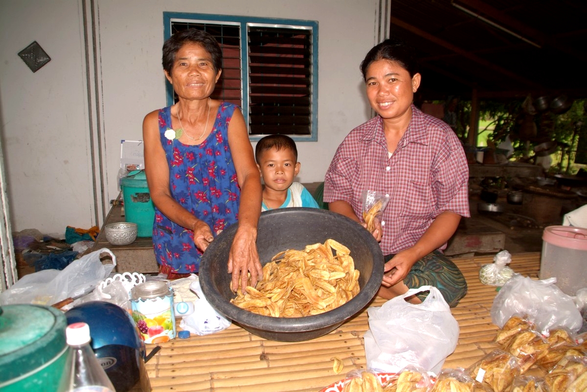 Isan, Thailand: kleine Thailändische Familie