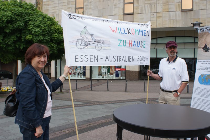 Deutschland   Rueckkehr-nach-drei-Jahren-Weltreise   Plakat